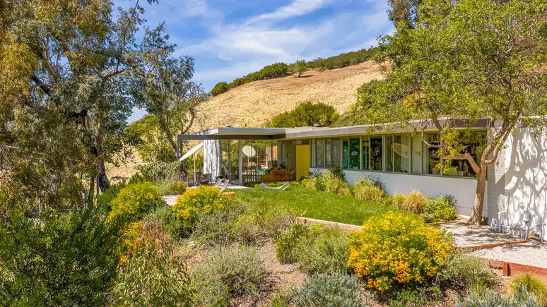 Richard Neutra’s Sale House in Los Angeles Lists for $4.75 Million
