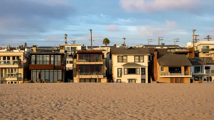 Los Angeles County homes sell for 66.8% more than nearby suburbs, the biggest US gap